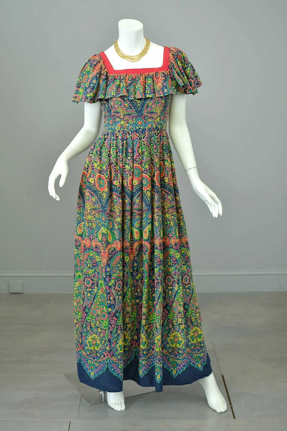 1970s Flounce Top Paisley Print Fiesta Peasant Dress by Mollie Parnis