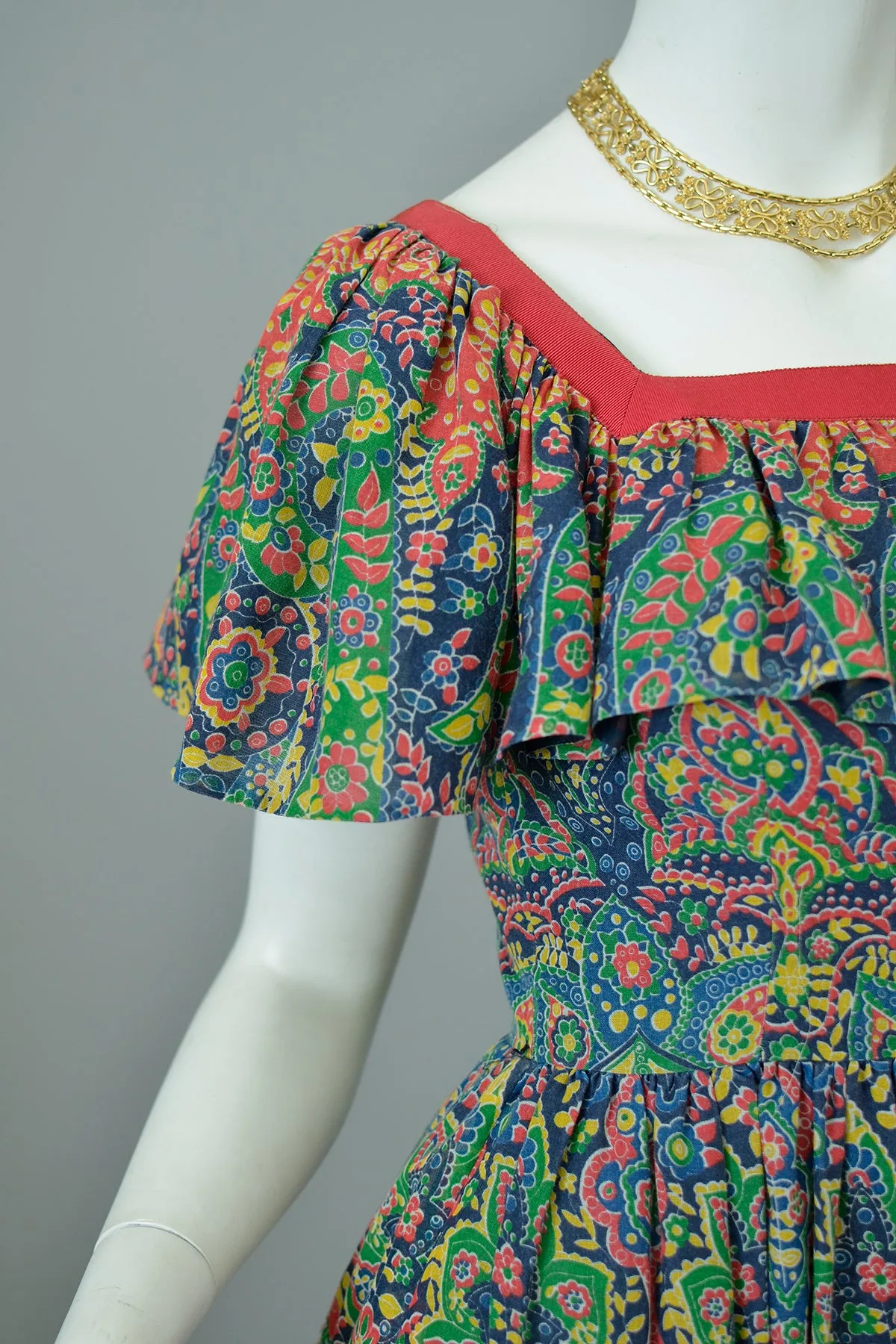 1970s Flounce Top Paisley Print Fiesta Peasant Dress by Mollie Parnis