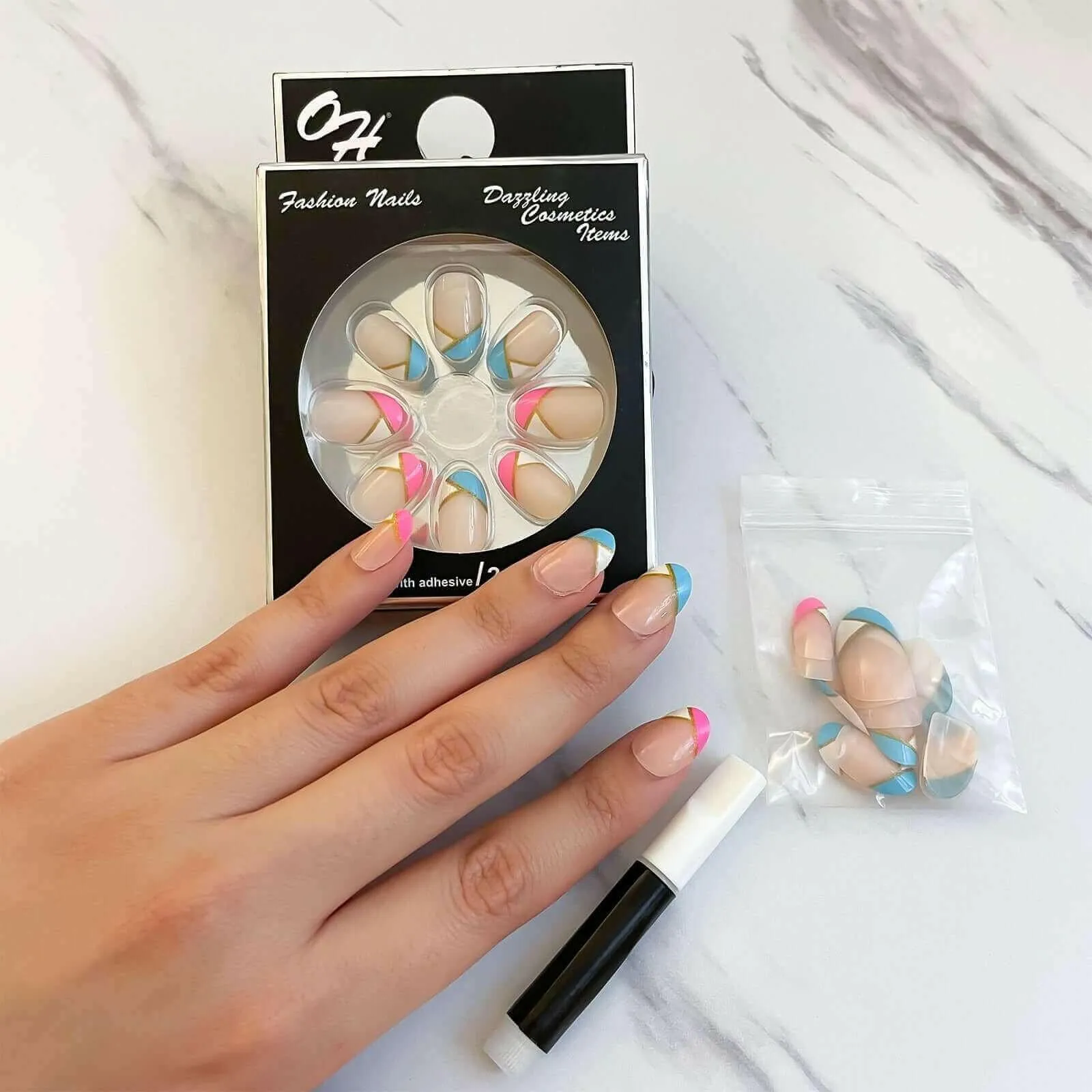 Glue on Nails Daily Chic, 24 PCs