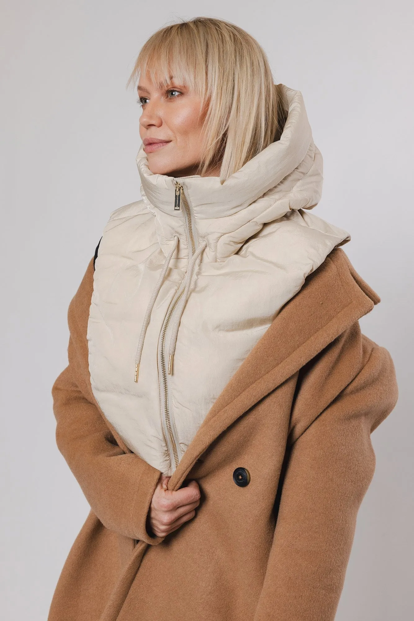 Tabita Birch Hood Collar