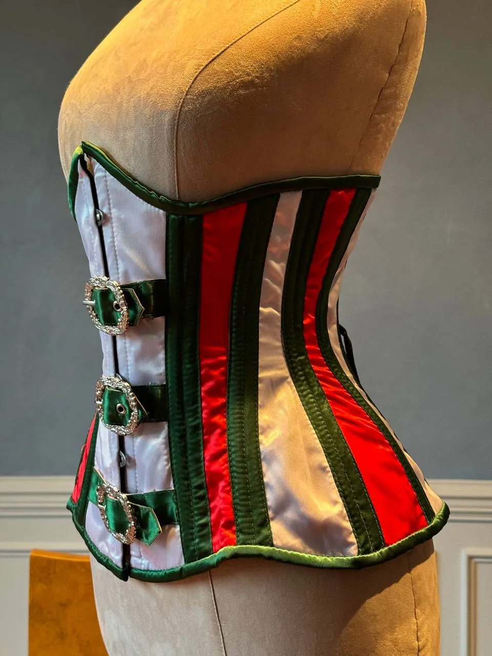 Underbust red and green satin in Santa style with steampunk closure hooks in the front. Corset is made personally according to your measurements.